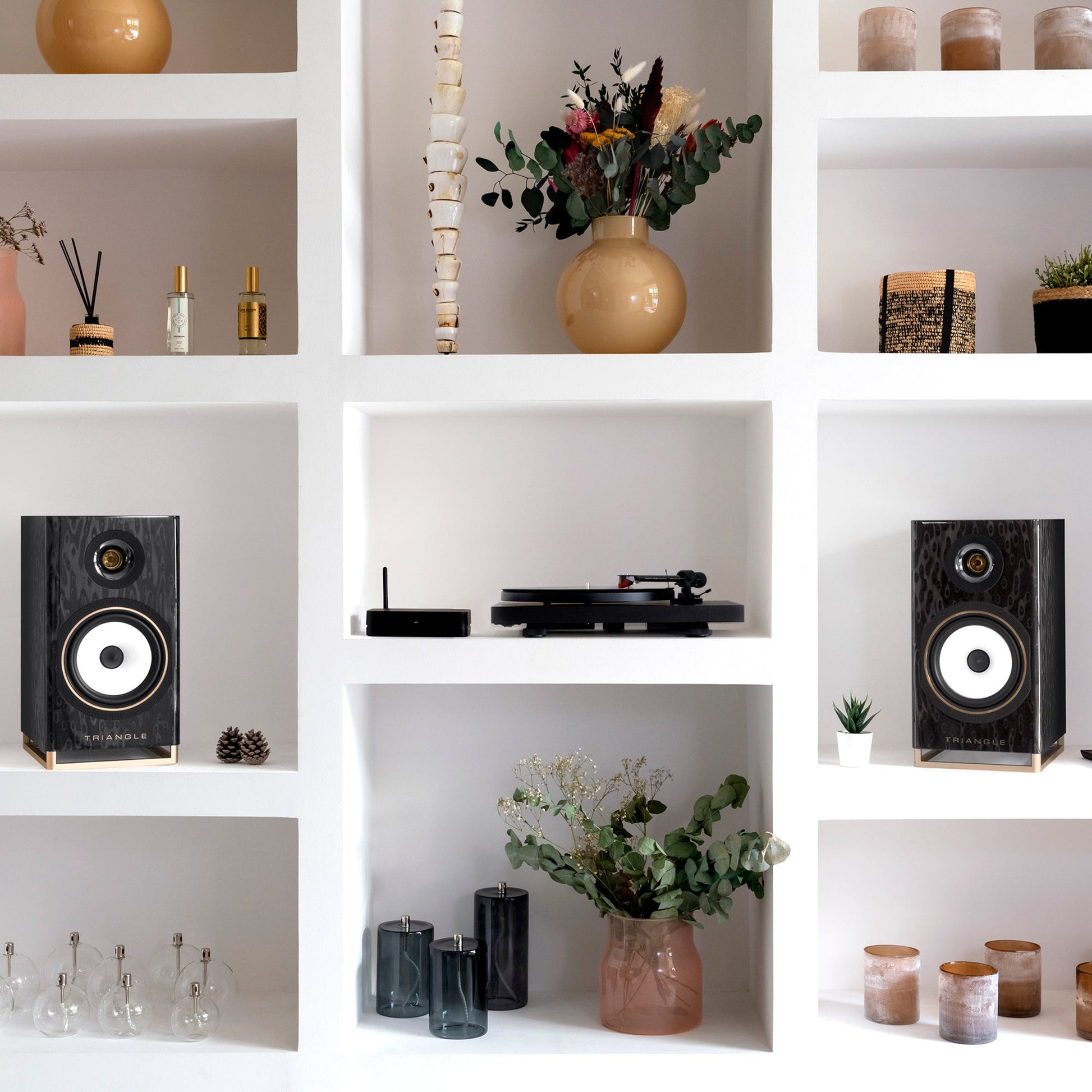TRIANGLE HI-FI - LUNAR 3 - Nove Boje Zvuka