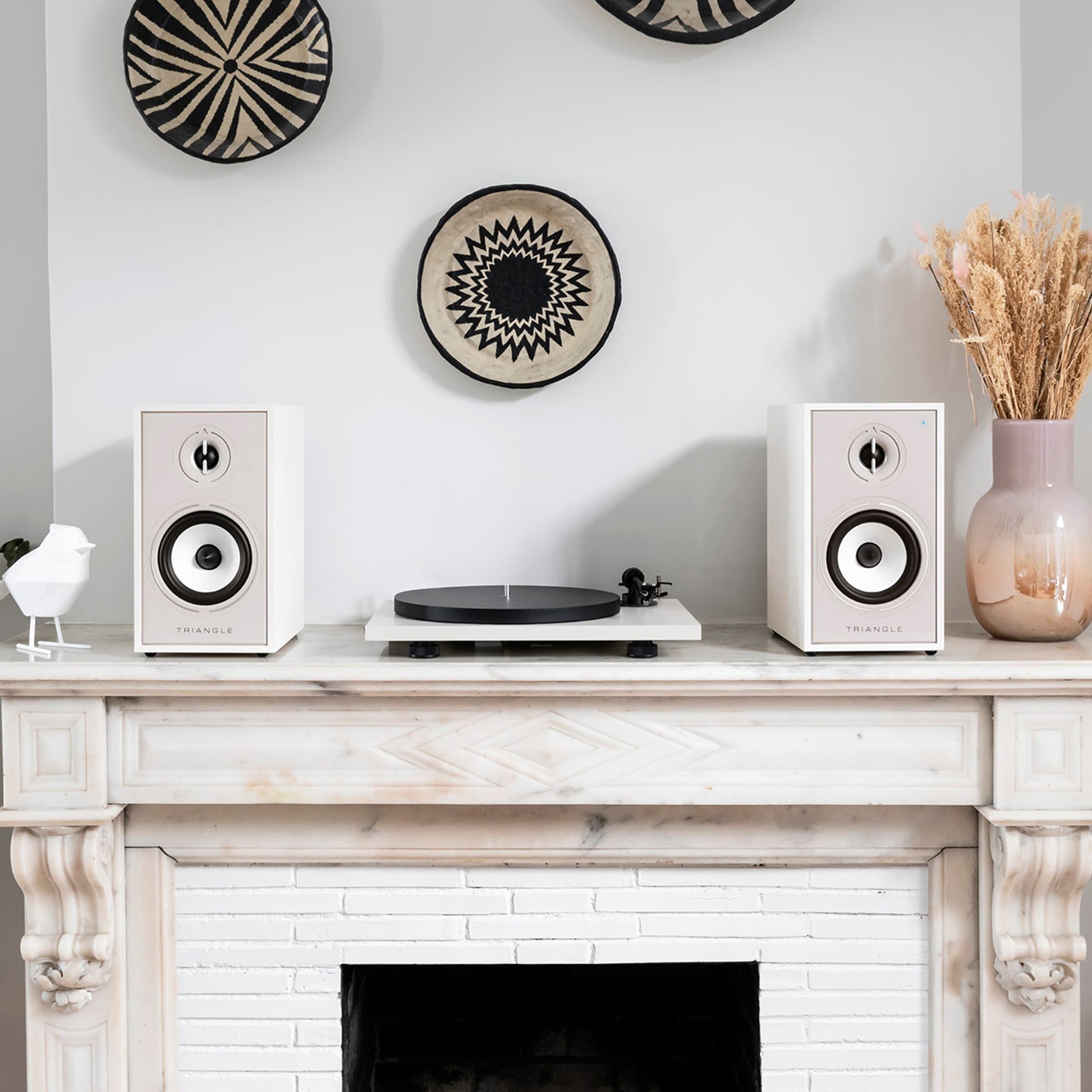 TRIANGLE HI-FI - LUNAR 1 - Nove Boje Zvuka